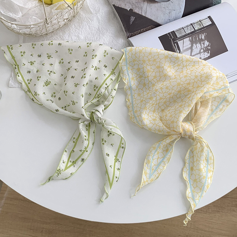 Lightweight Artistic Small Flo - Travel Accessories Neck incelemesi ve fiyatı