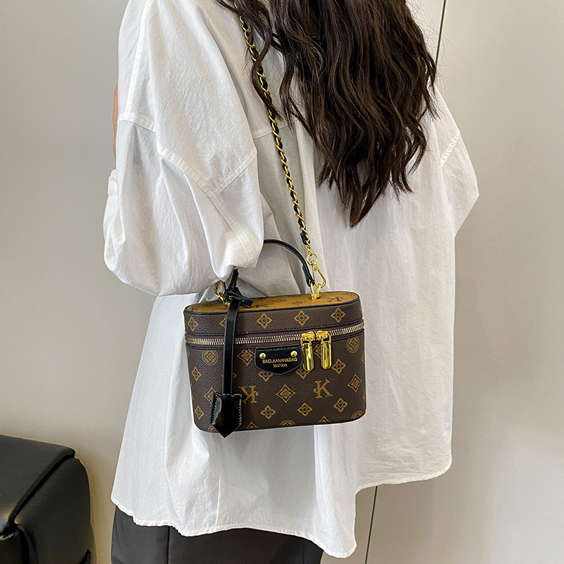 Luxury Inspired Vintage Monogr - Travel Accessories Tech incelemesi ve fiyatı